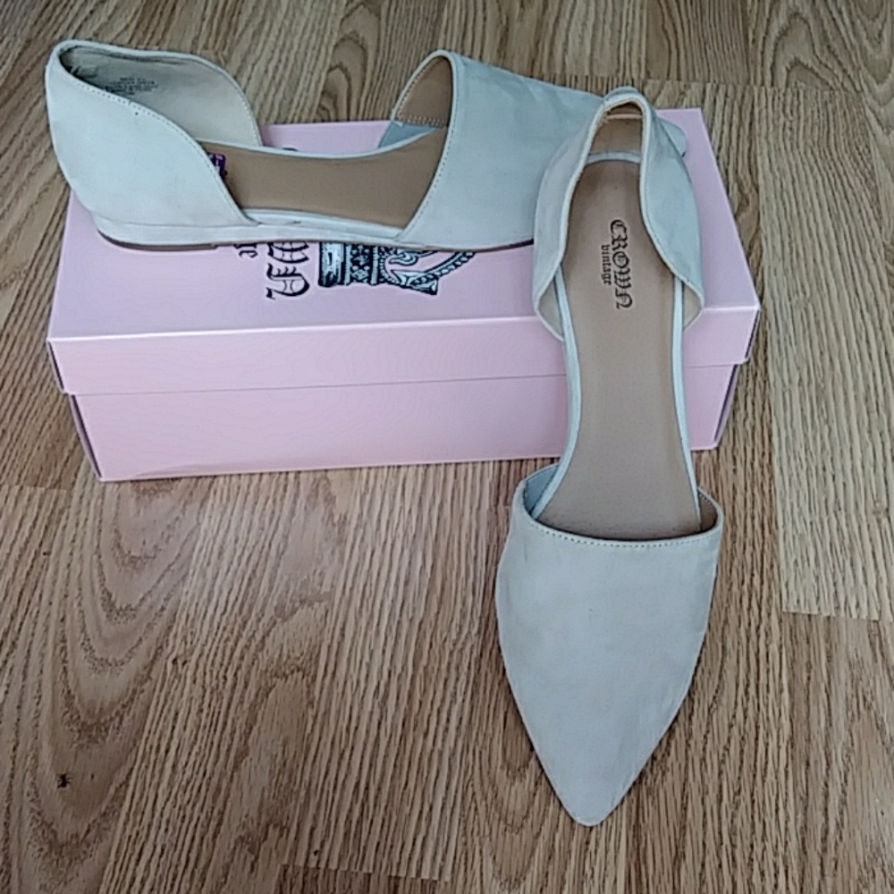 NIB! Suede flats